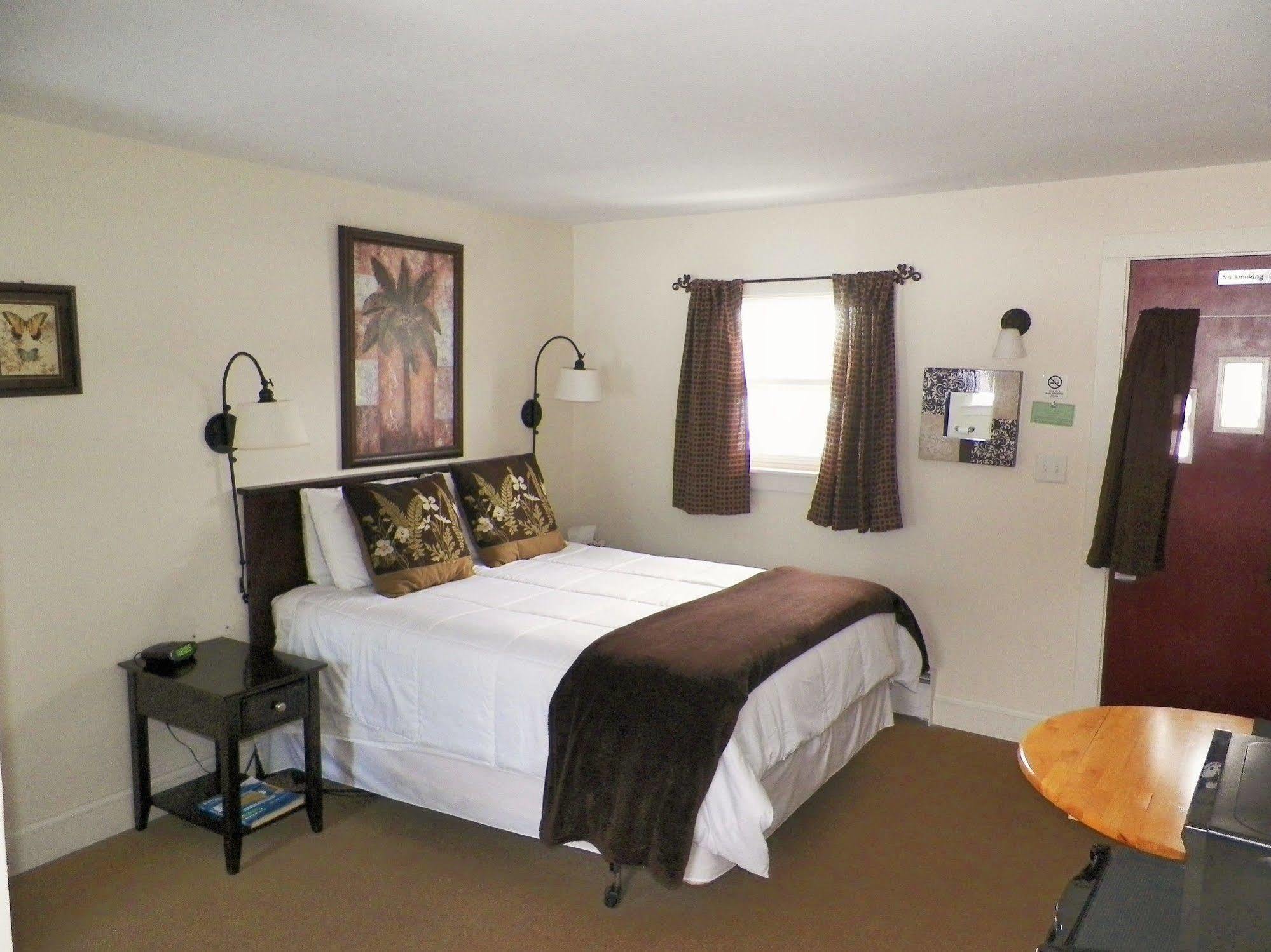 The Whitetail Inn And Suites- Lincoln Exterior foto